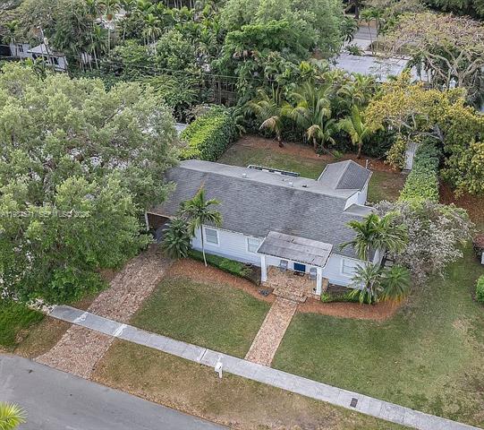 Building Photo - 5850 SW 47th St