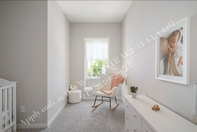 Building Photo - Brand New Townhome 3 Bed 2.5 Bath in Olath...