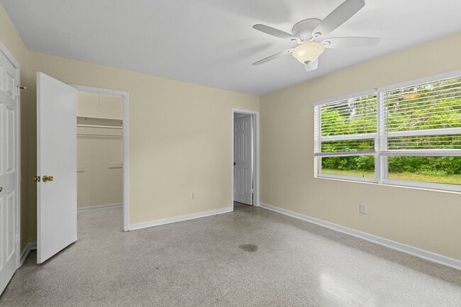 Building Photo - Affordable Remodeled Home near UF Campus