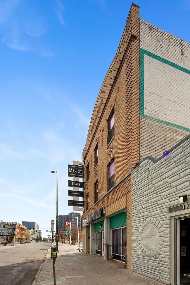 Building Photo - 1023 N Broadway