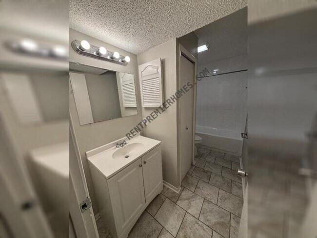 Building Photo - 101 Darryl Ct