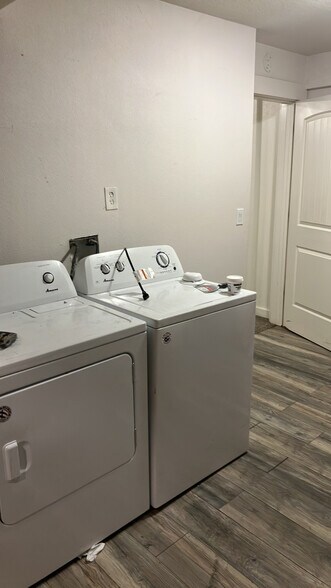 Building Photo - 321 NE 162nd Ave