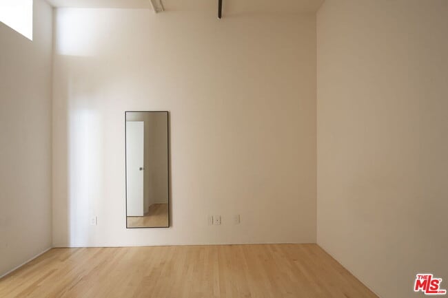 Building Photo - 420 San Pedro St