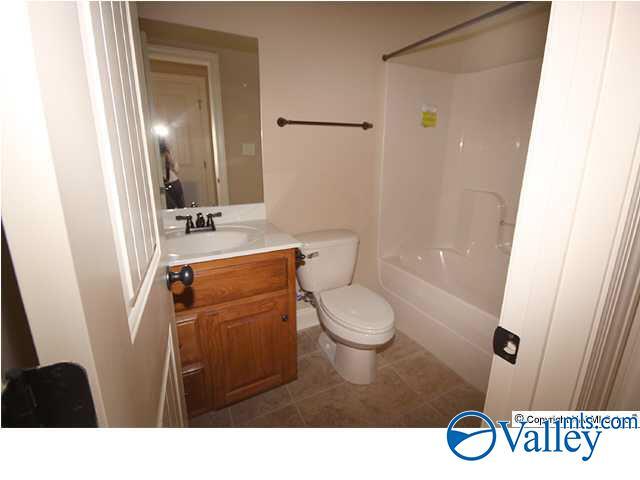 Building Photo - 104 Ryland Pl