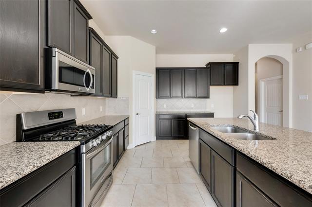 Building Photo - 15517 Drury Ln