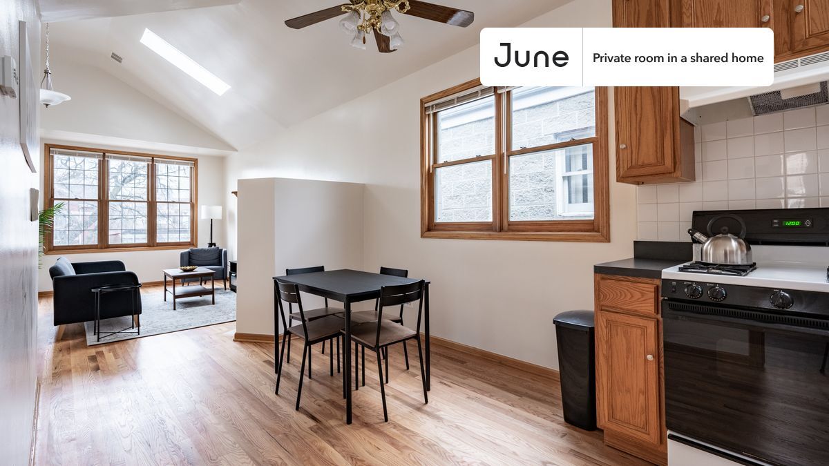 Building Photo - Room in Shared 3 bed/2 bath home
