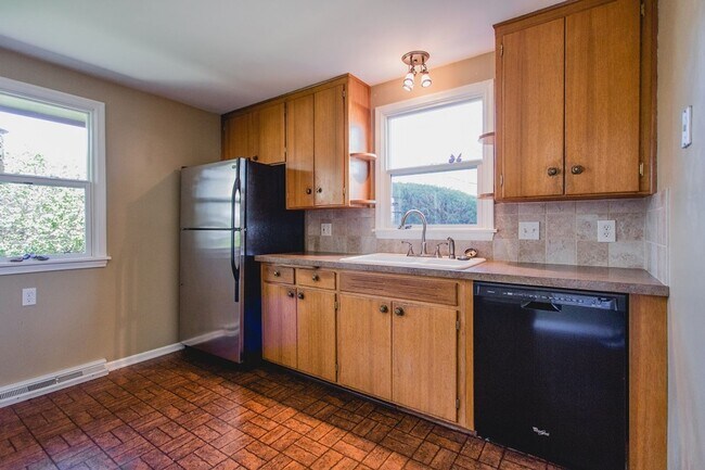 Building Photo - New Finishes in this Home on a Large Lot with Covered Parking and AIR CONDITIONING! MOVE IN READY!