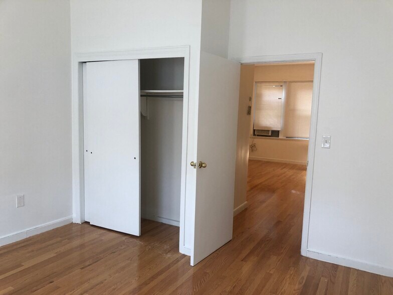 Building Photo - 1706 Commonwealth