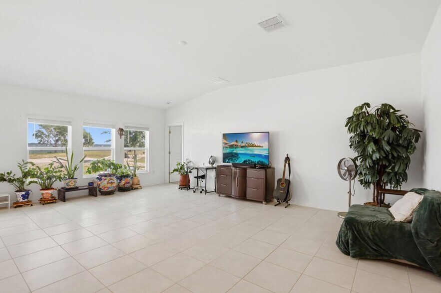 Building Photo - 740 Trotters Dr