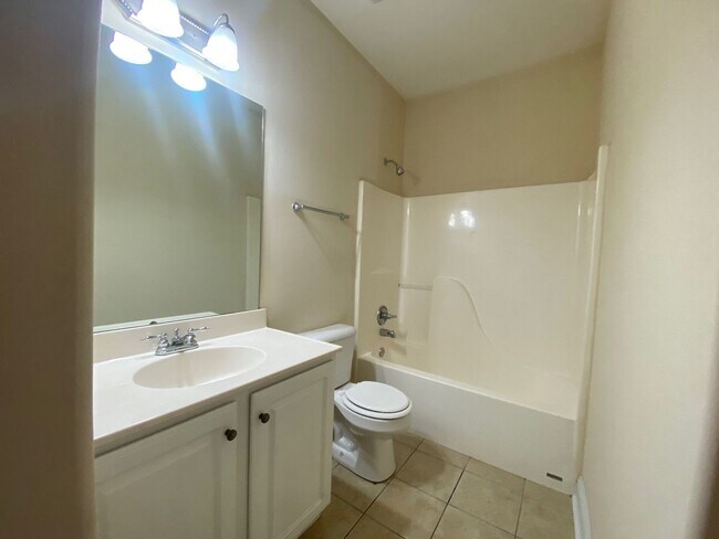 Building Photo - PRE-LEASING FOR AUGUST 6TH, 2026!