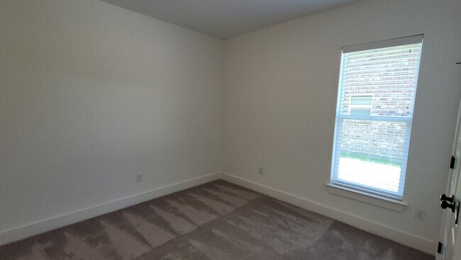 Building Photo - 4bed/3bath single story home in Denham Springs!