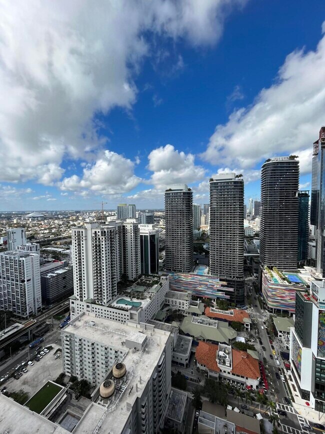 Building Photo - 1100 S Miami Ave