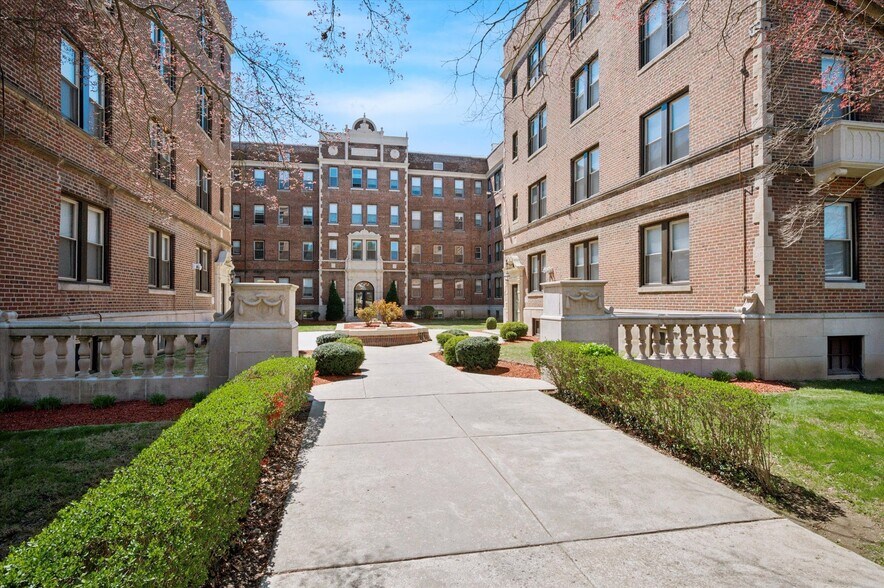 Building Photo - 6202 Wayne Ave