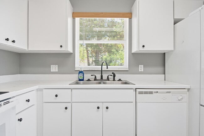 Building Photo - 3-Bedroom Rental Home in Palm Coast