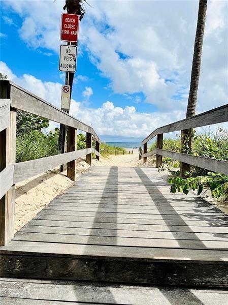 Building Photo - 525 N Ocean Blvd