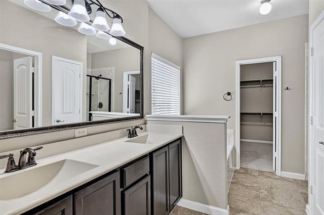 Building Photo - 405 Roger Graves Cir