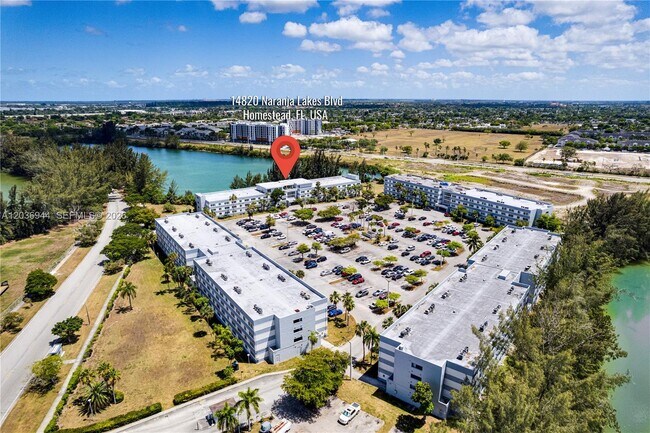 Building Photo - 14840 Naranja Lakes Blvd