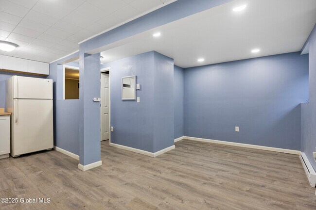 Building Photo - 339A Madison Ave