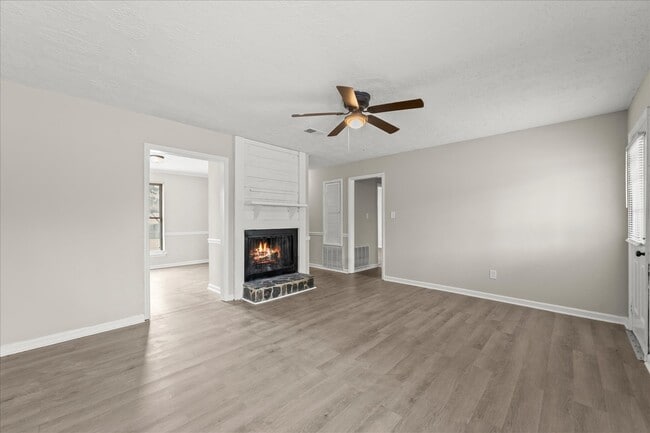 Building Photo - 2357 Basswood Dr