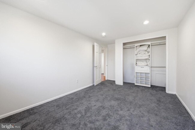 Building Photo - 10 Raleigh Pl