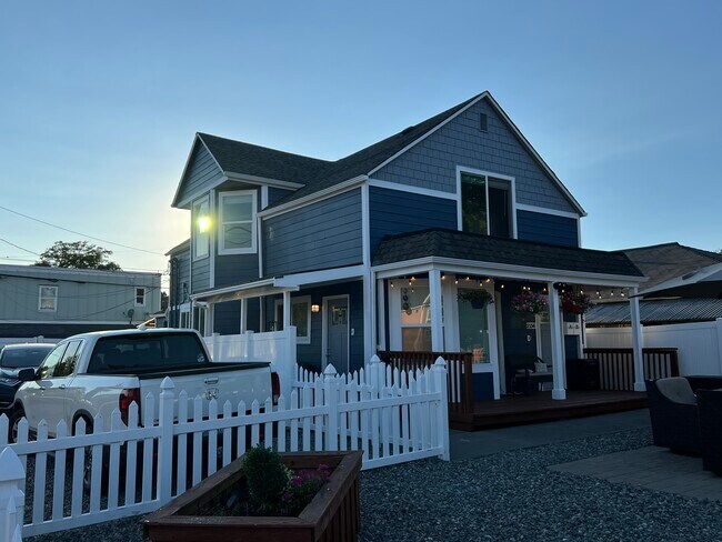 Building Photo - 2156 S M St