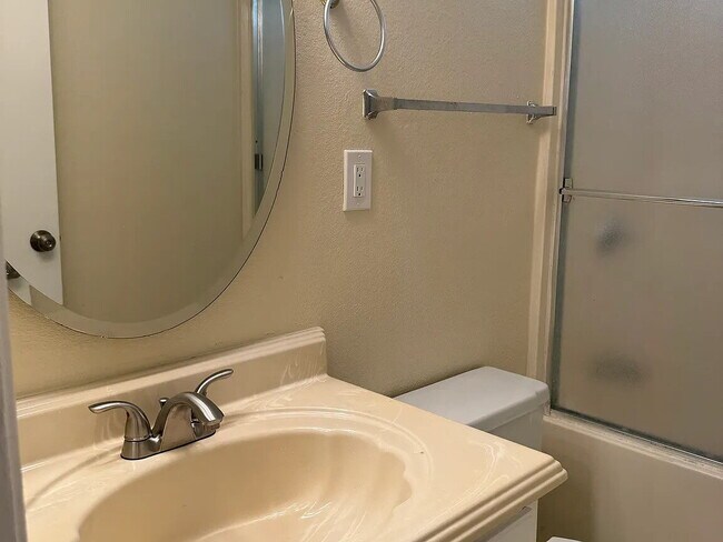 Building Photo - 3 + 2 in Vista Del Montanas in Palm Desert