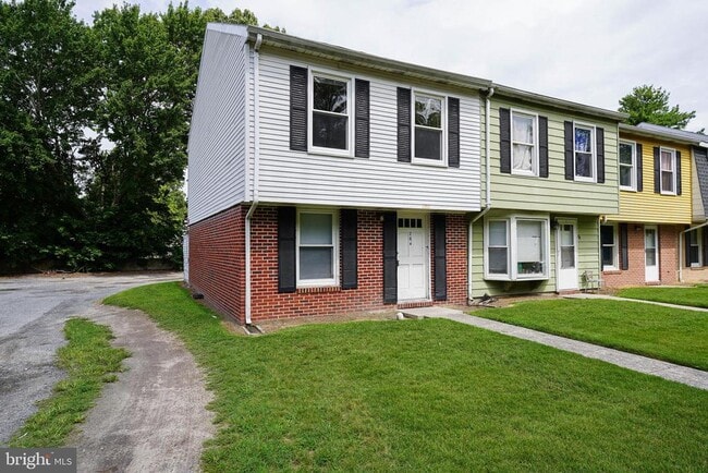 Building Photo - 764 Hemlock St