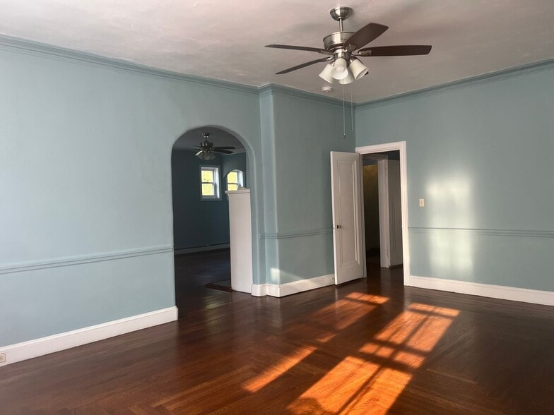 Building Photo - 214 Goffe Terrace