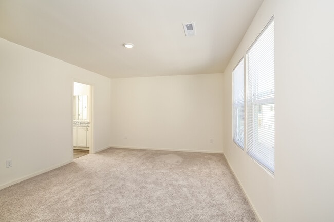 Building Photo - 109 Span Ln