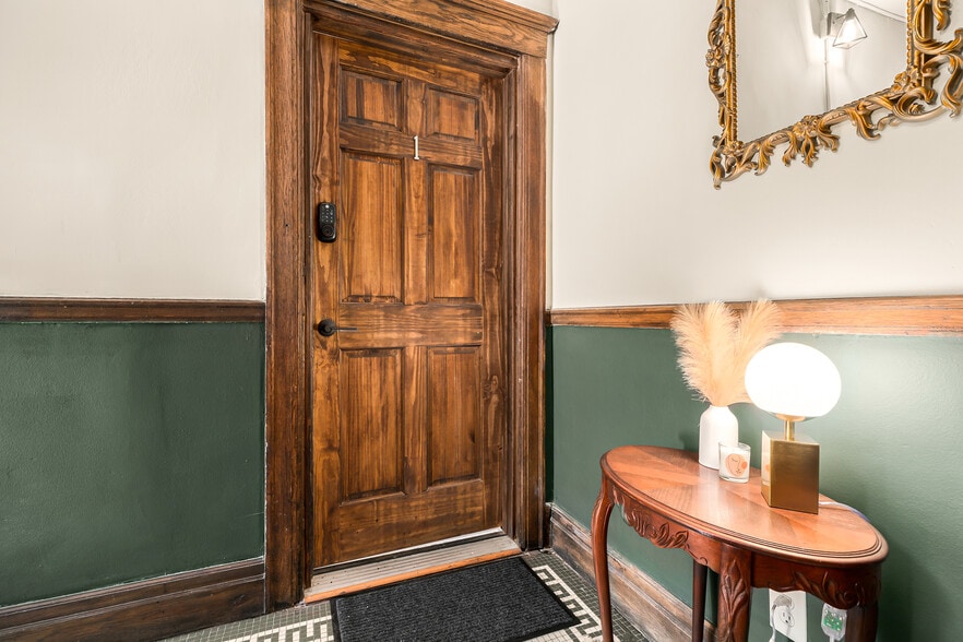 Building Photo - 3402 Brush St