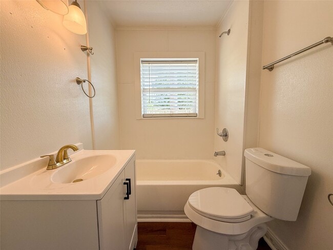 Building Photo - 6009 Jerrycrest Dr