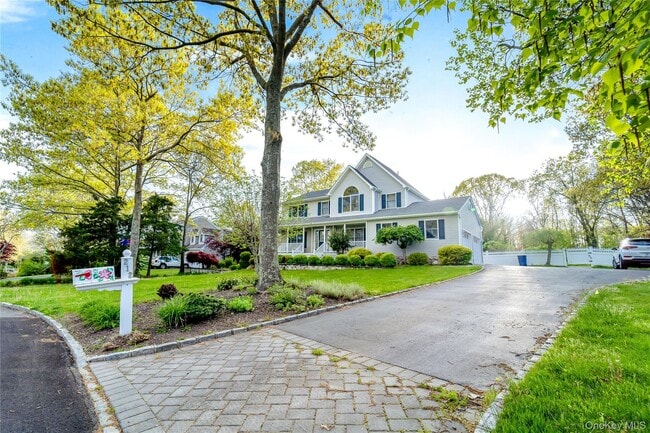 Building Photo - 212 Fairway Dr