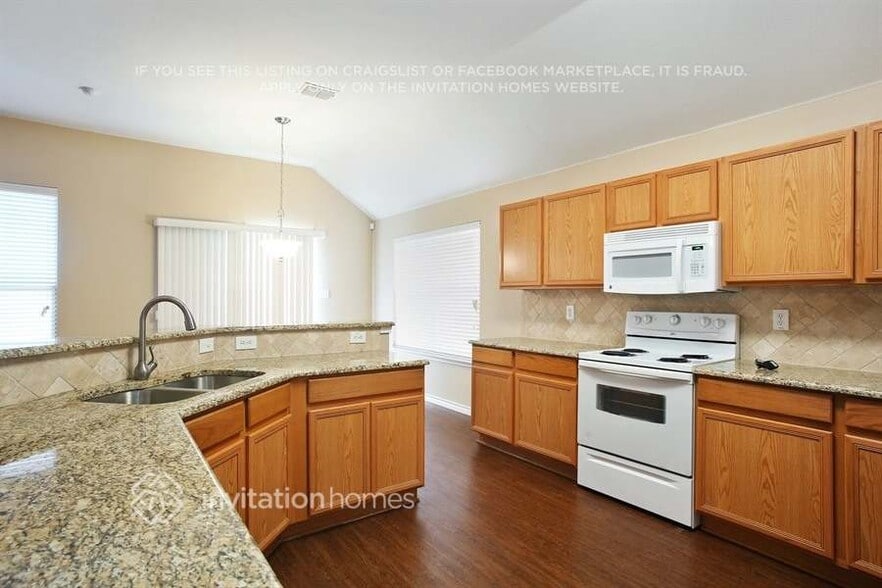 Building Photo - 7604 Longbow Ln