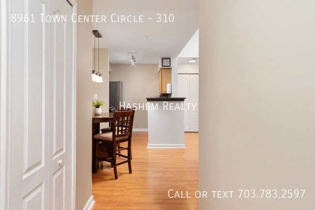 Building Photo - 8961 Town Center Cir