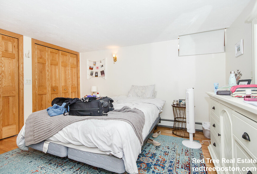 Building Photo - 89 Myrtle St