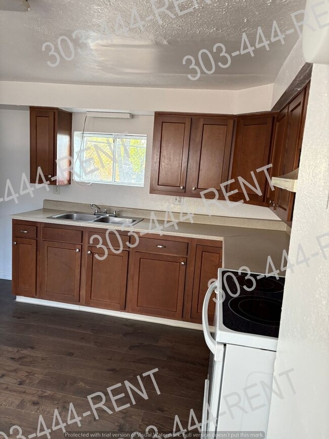 Building Photo - 10625