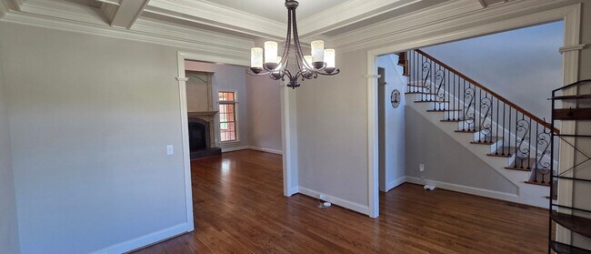 Building Photo - Beautiful Home with a full in law suite in Lewisville