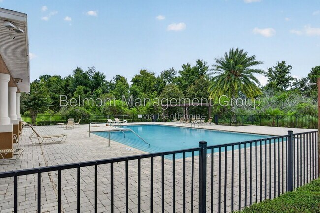 Building Photo - 10709 Savannah Landing Cir