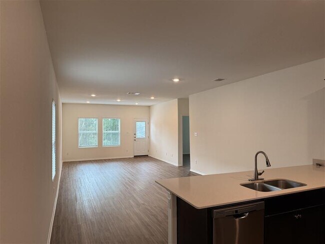 Building Photo - 560 Big Rocky Bend