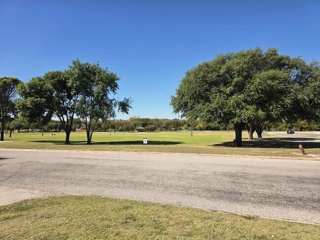 Building Photo - 511 Avenue K