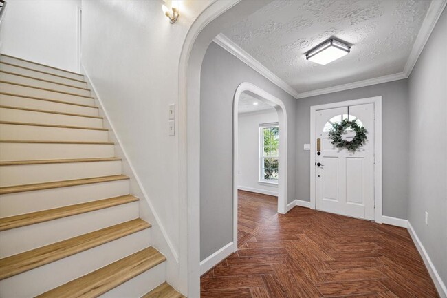 Building Photo - 5731 S Braeswood Blvd