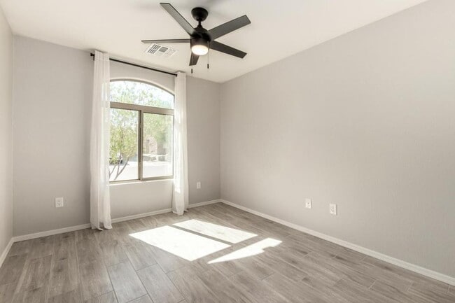 Building Photo - 8431 S Egyptian Dr