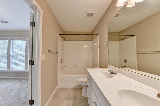 Building Photo - 4021 Edgecomb Dr