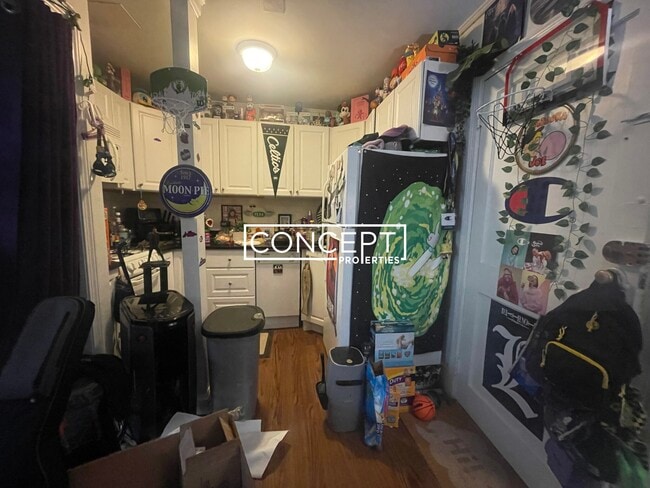 Building Photo - 64 Hemenway St