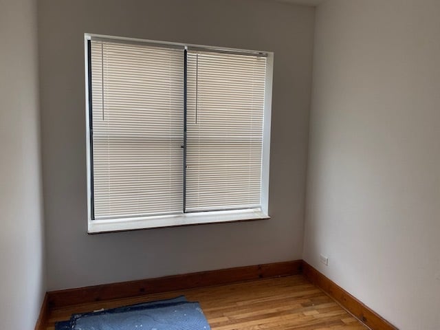 West Bedroom - 4922 N Kedzie Ave