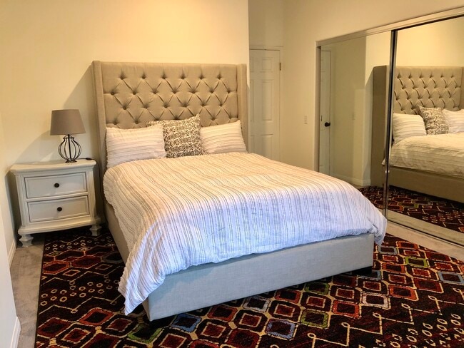 Bedroom 3 Queen Bed - 8287 Mannix Dr