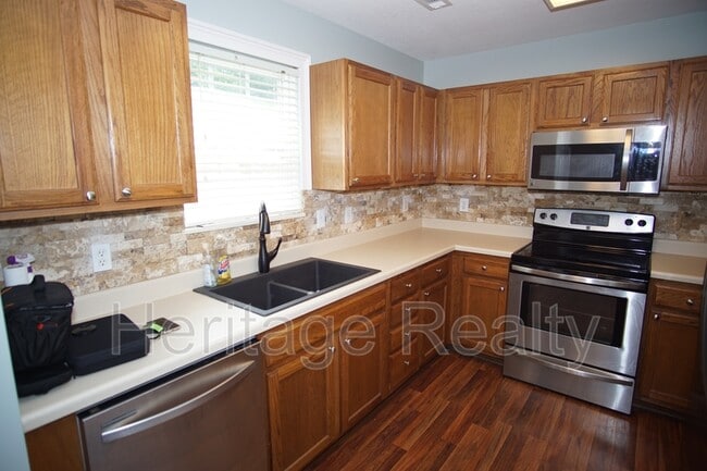 Building Photo - 818 Coleville Way