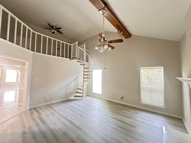 Building Photo - 219 Kings Ct