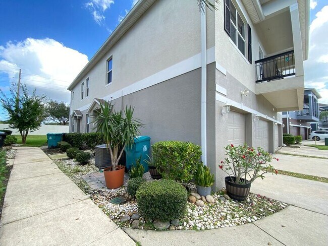 Building Photo - 6558 S Goldenrod Rd