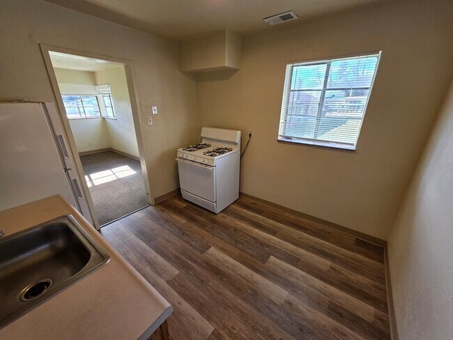 Building Photo - 510 E Pittsburgh McKeesport Blvd